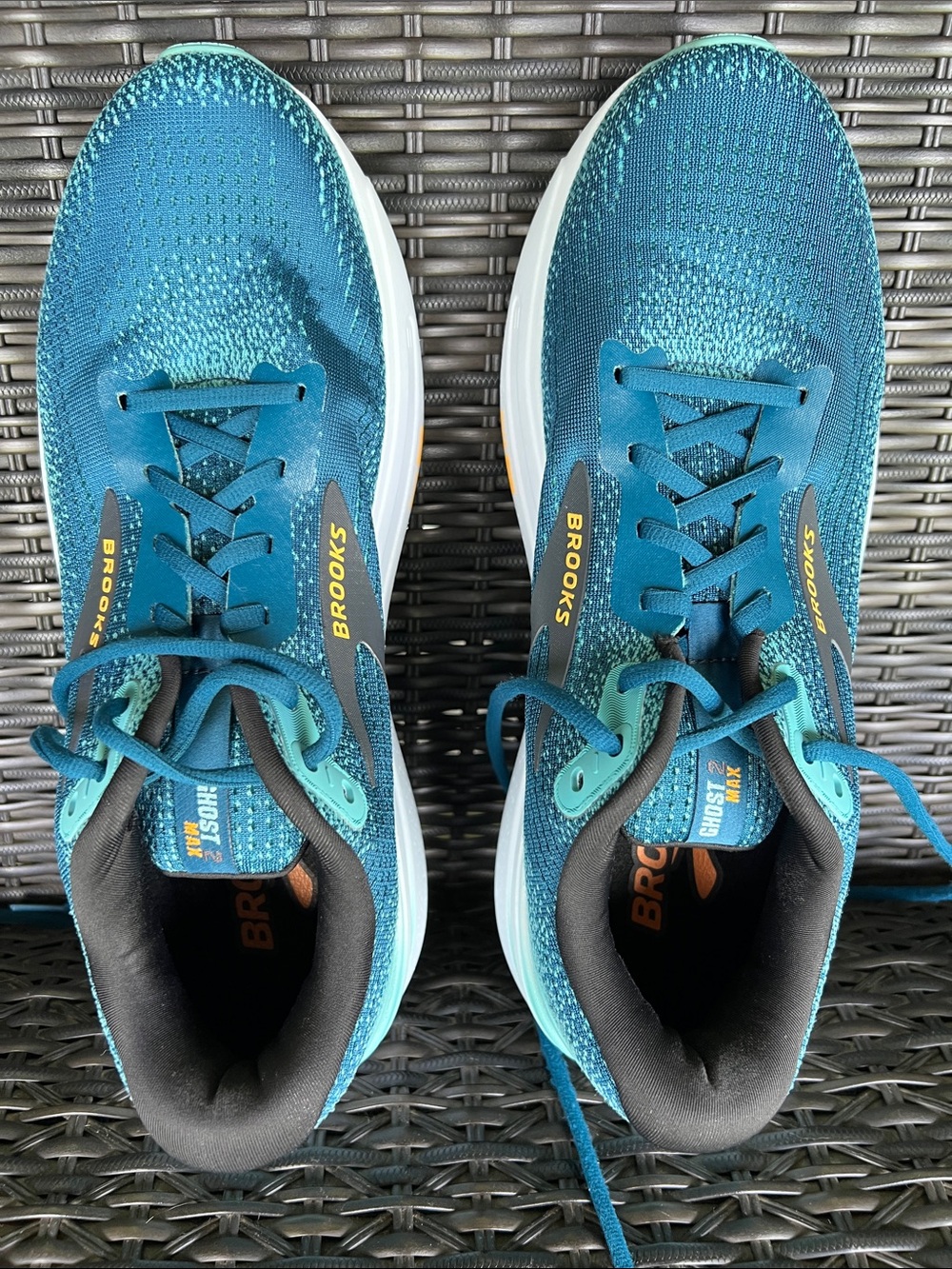 Brooks Teal and Aqua Knit Running Shoes